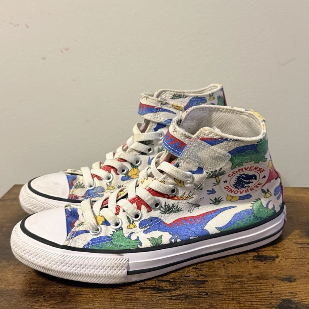 CONVERSE Chuck Taylor All Star YOUTH Dino Mid-Top SNEAKER size 2